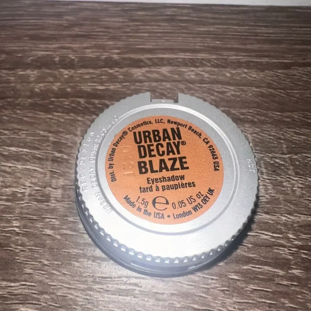Urban Decay‎ Blaze Eye Shadow eyeshadow token